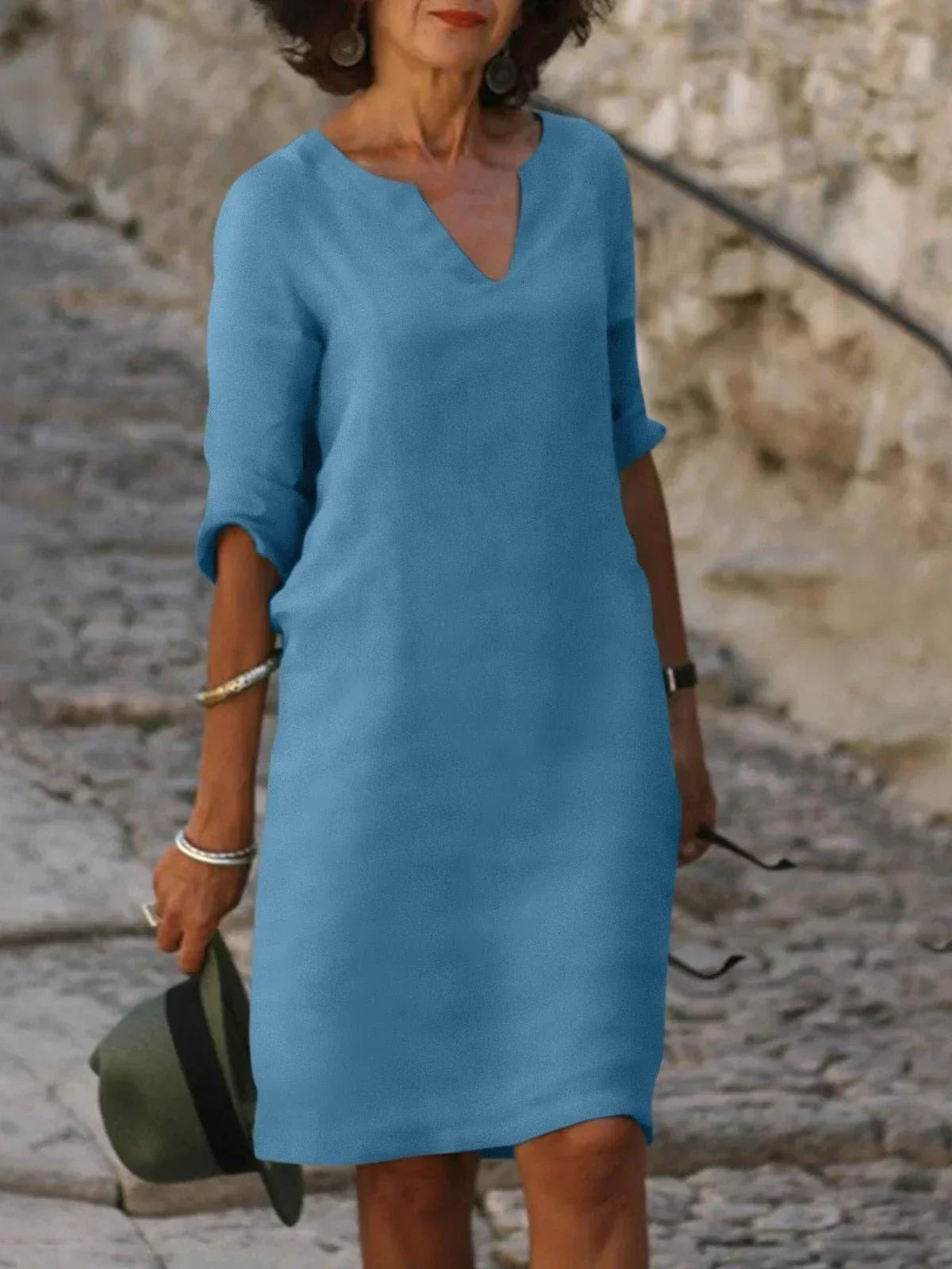 Vestido elegante con escote en v