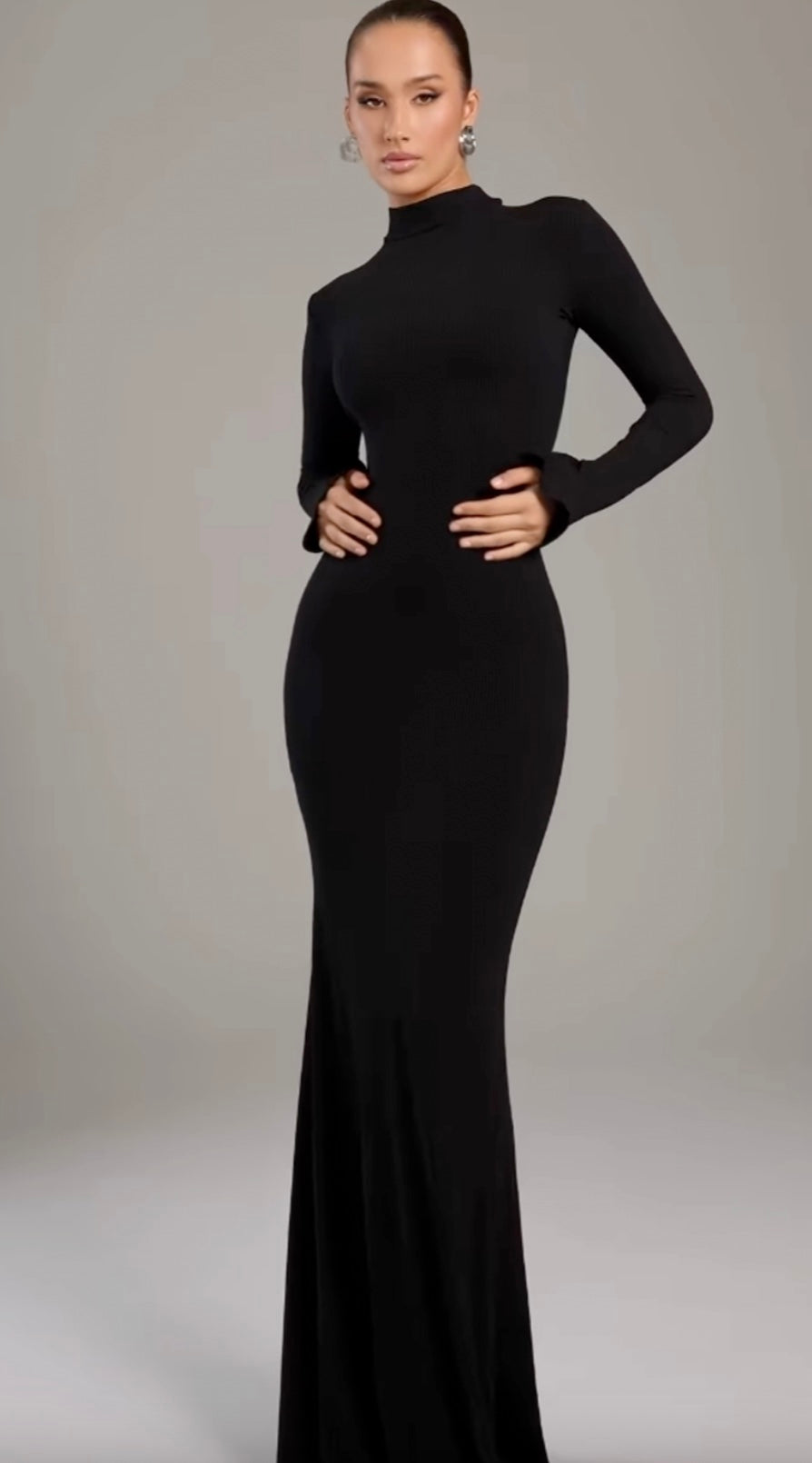 Vestido elegante de cuello alto - Coleccion 2025