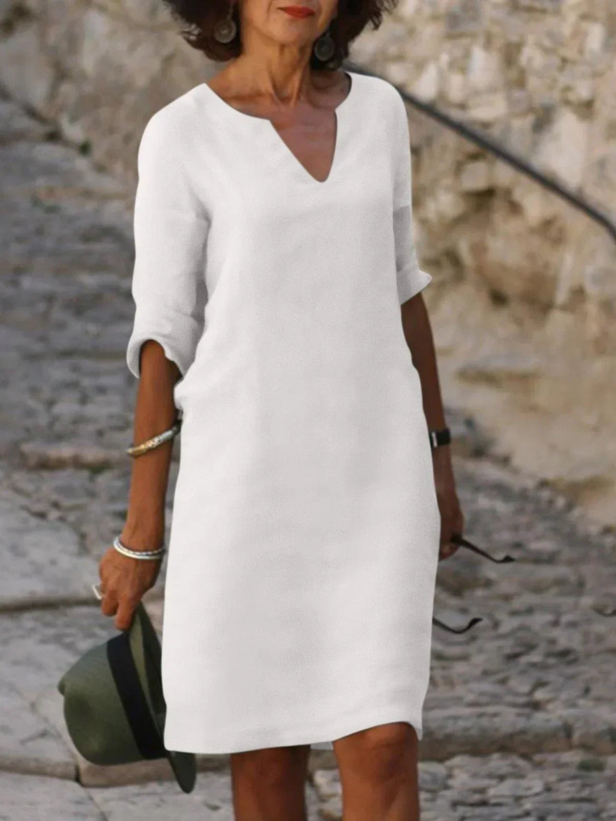 Vestido elegante con escote en v