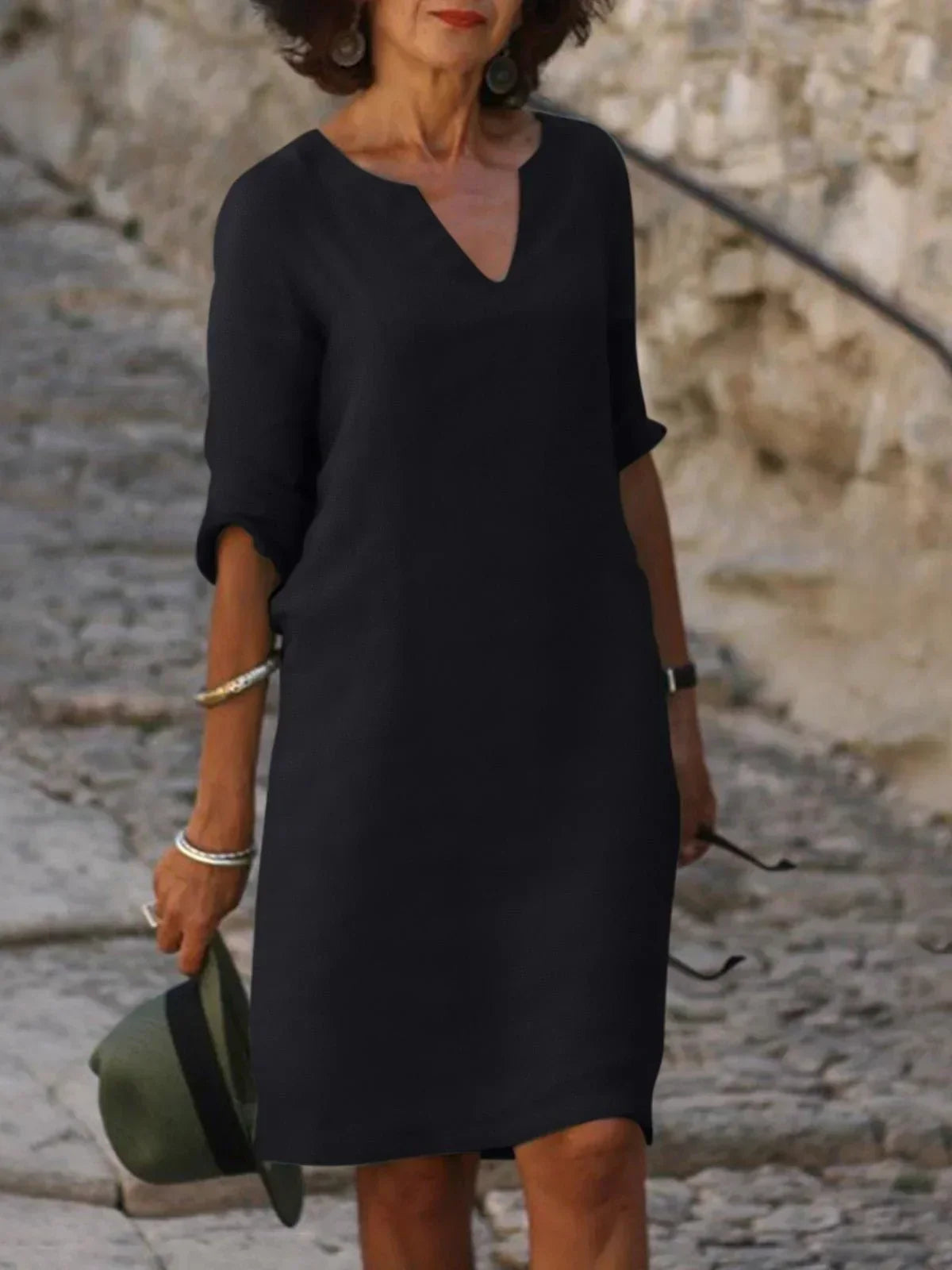 Vestido elegante con escote en v