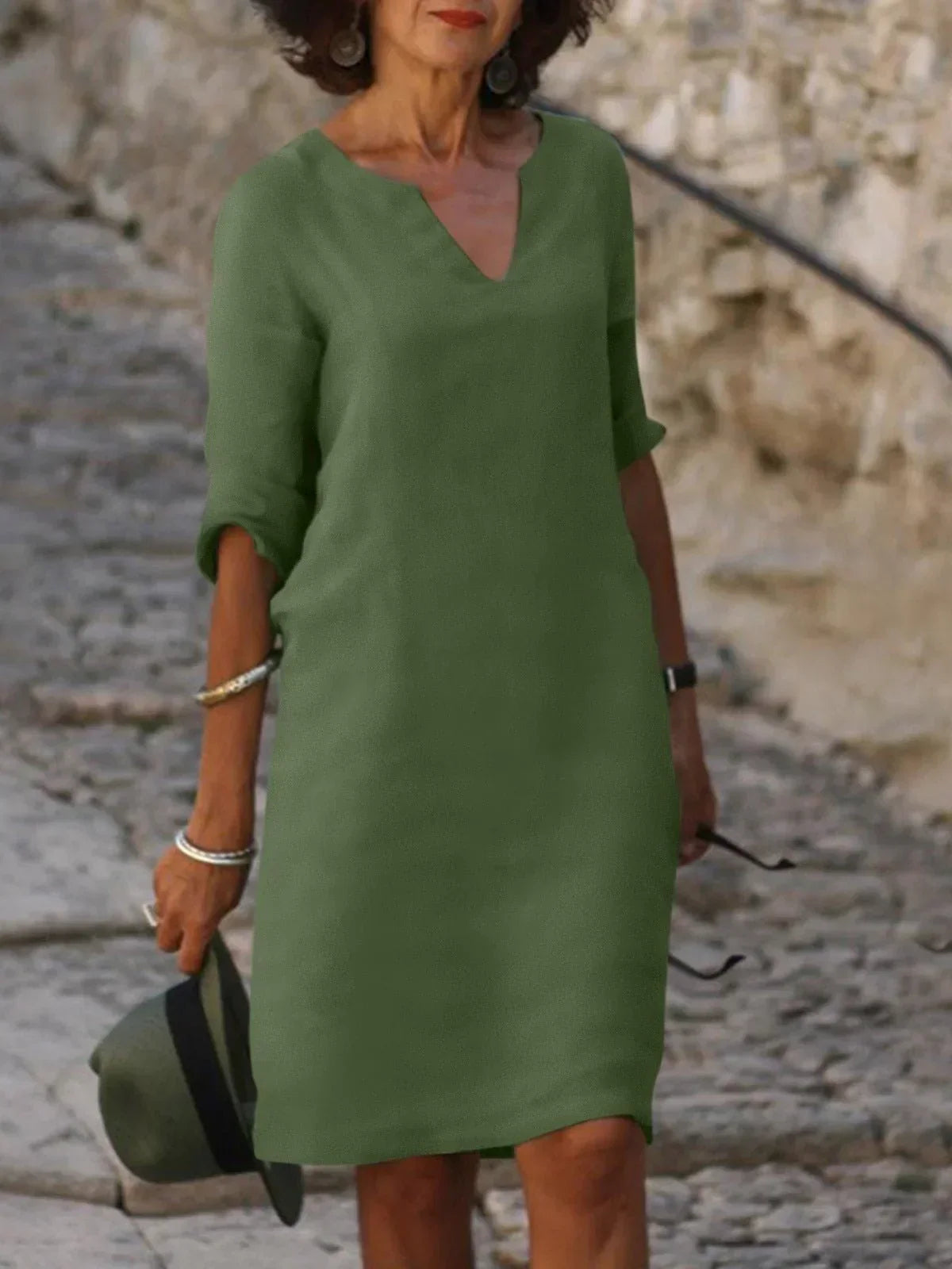 Vestido elegante con escote en v