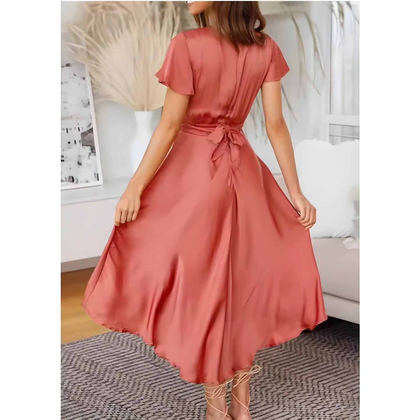 Vestido Patrocinio con escote en V - Coleccion 2025