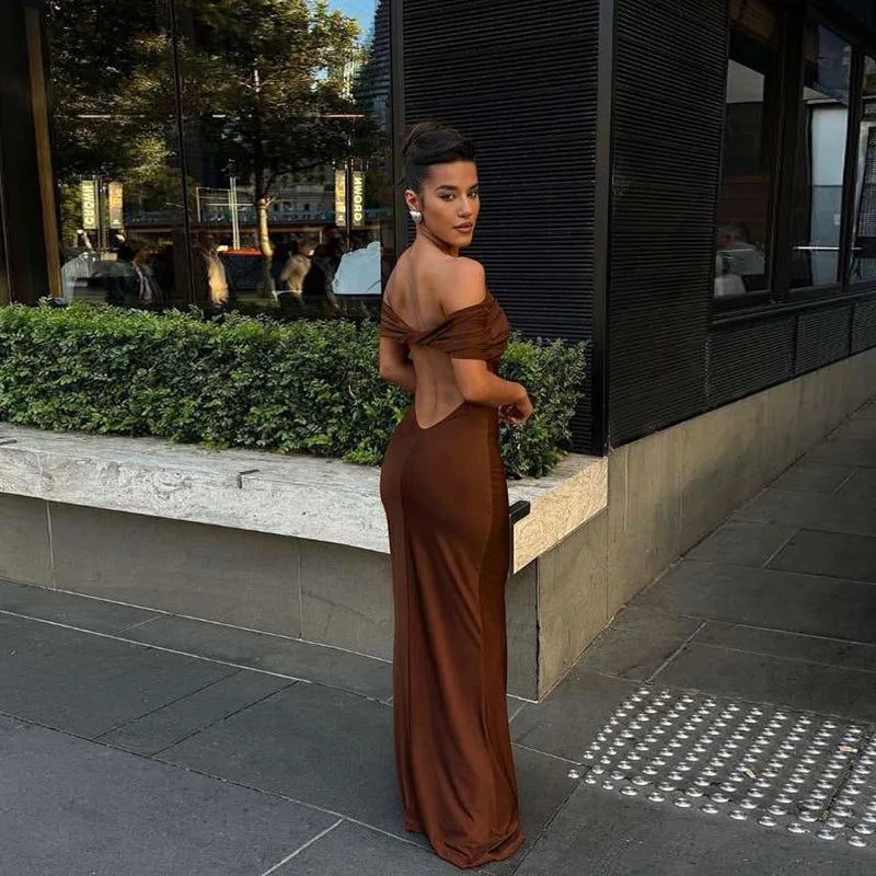 Vestido Asuncion elegante con hombros descubiertos - Coleccion 2025