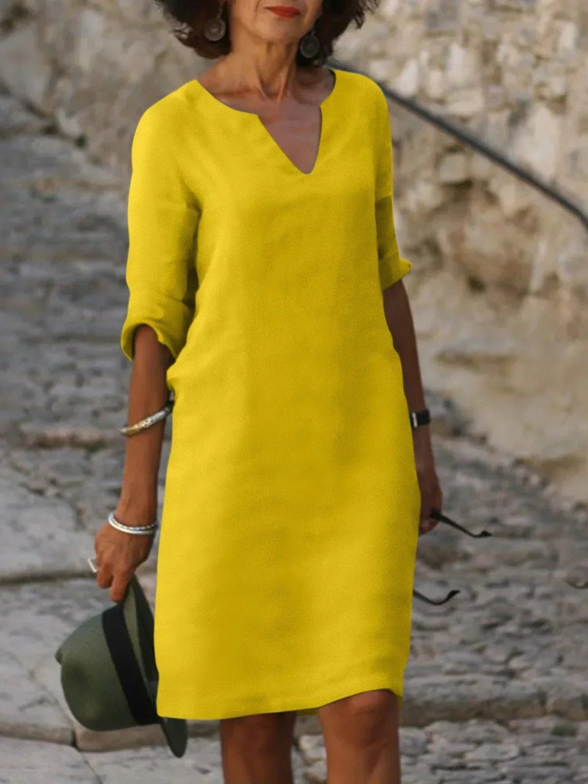 Vestido elegante con escote en v